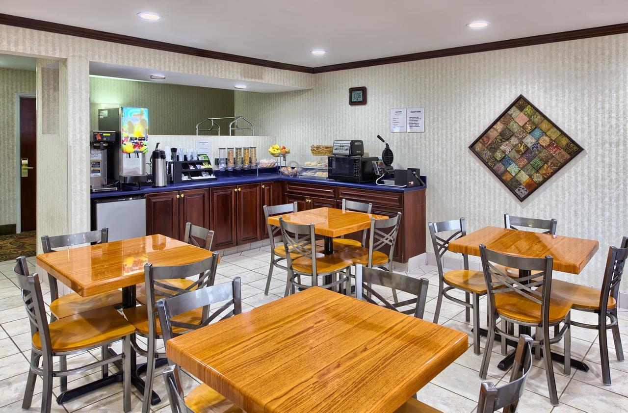 Country Hearth Inn Of Knightdale Exterior foto